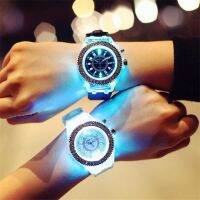 [Aishang watch industry]Magical Led Flash Luminous นาฬิกาแนวโน้มบุคลิกภาพนักเรียนคนรักเยลลี่ผู้หญิงผู้ชาย39; S นาฬิกา7สี Light นาฬิกาข้อมือ D20