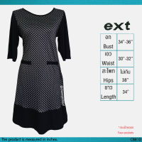 USED Ext - Black A Line Plaid Dress | เดรสยาวสีดำ สีขาว เดรสทรงเอ ลายสก็อต ลายตาราง แขนห้าส่วน ทำงาน วินเทจ แท้ มือสอง