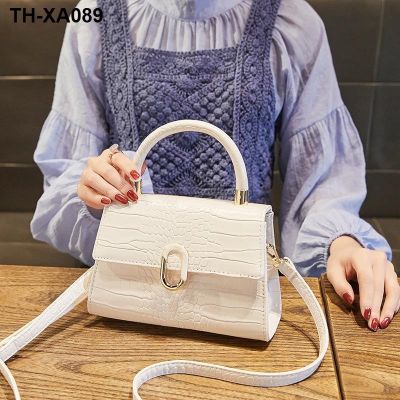 ♂✎ஐ Female package 2023 new inclined bag portable bread temperament joker fashionable shoulder crocodile grain baguette