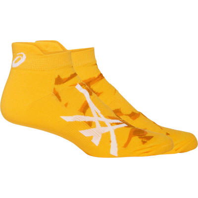 ASICS :  ROAD GRAPHIC LOW UNISEX RUNNING อุปกรณ์กีฬา ชายหญิง อุปกรณ์กีฬา ถุงเท้า ของแท้  TIGER YELLOW/WHITE