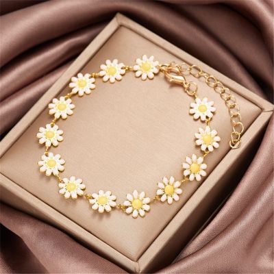 Fashion Trend Unique Design Elegant Delicate Small Daisy Flower Butterfly Bracelet Women Jewelry Wedding Party Gift Wholesale Wireless Earbuds Accesso