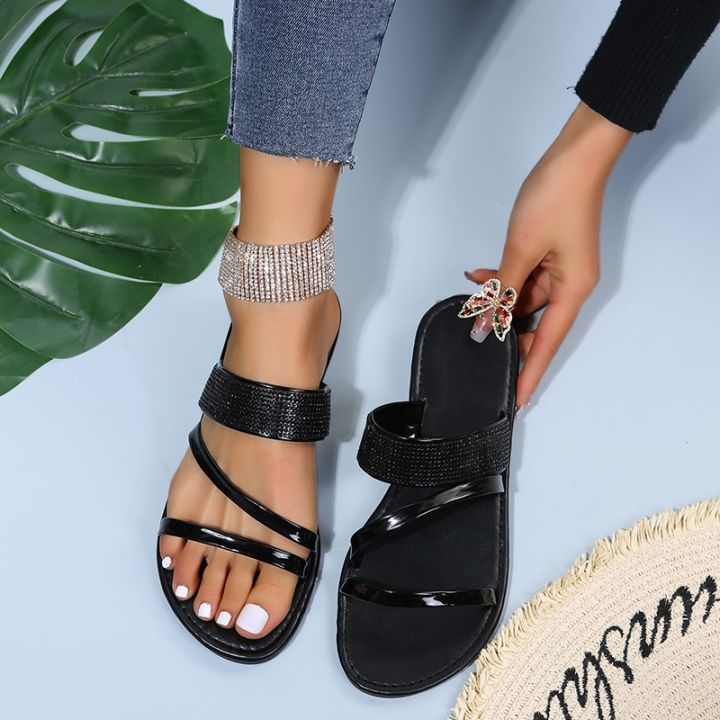 cc-2022-new-womens-fashion-gold-patent-leather-flat-heel-sandals-rhinestone-narrow-band-beach-slippers