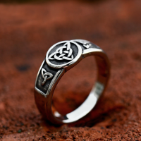 Vintage Nordic Celtic Knot แหวนผู้ชายผู้หญิงสแตนเลสไวกิ้ง Valknut แหวนแฟชั่น Simple Amulet เครื่องประดับของขวัญขายส่ง