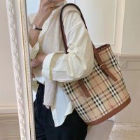 F Female Bag New Style Classic Plaid War Horse BurberryˉShoulder Handbag Large Capacity Bucket 77221206