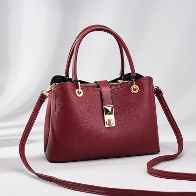 Bag 2021 new tide fashion contracted large capacity air middle-aged lady mother in one shoulder worn handbag