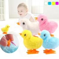 Cute Chicken Clockwork Toy Walk Swing Chicken Toy Random Color U4A9