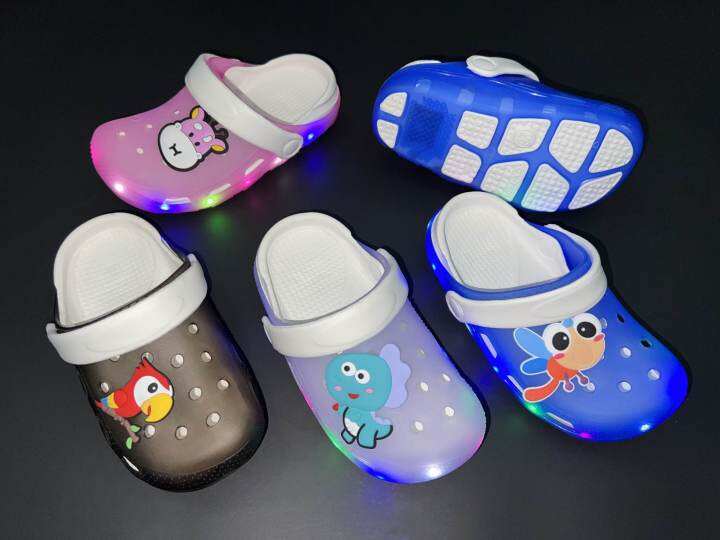 Kids hot sale clog slippers