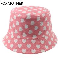 {You have a hat} FOXMOTHER พิมพ์ลายหัวใจความรักสีชมพูแบบใส่กลับด้านได้หมวกแก๊ปหมวกทรงถังสำหรับผู้หญิงหมวกตกปลา