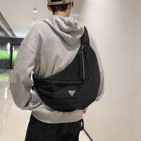 ☇☊ กระเป๋า Messenger Crossbody กระเป๋าสะพายไหล่กระเป๋านักเรียนกันน้ําแฟชั่นผู้ชาย