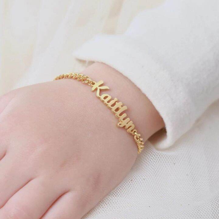 สร้อยข้อมือตามชื่อที่กำหนดเองสำหรับผู้หญิงกำไลข้อมือสแตนเลสสร้อยข้อมือสไตล์คิวบาสำหรับเด็กของขวัญเครื่องประดับ