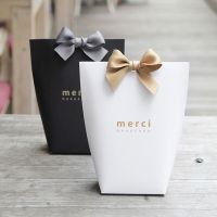 5pcs Upscale Black White Bronzing "Merci" Candy Box French Thank You Wedding Favors Gift Box Package Birthday Party Favors Bags Pipe Fittings Accessor