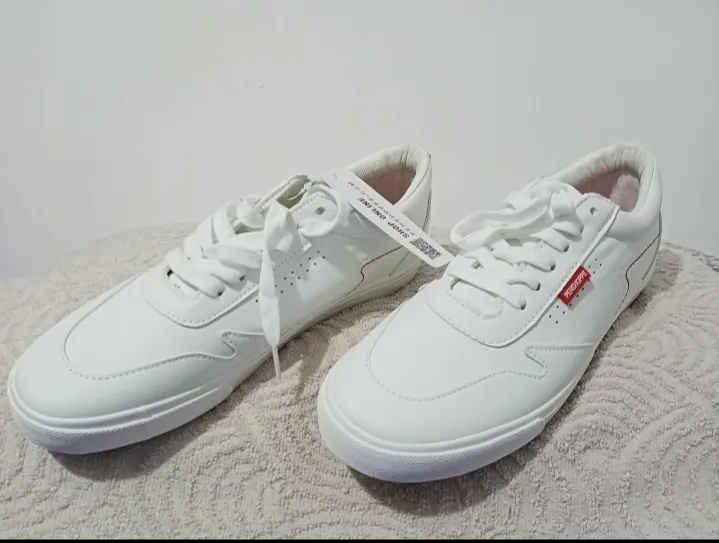 Penshoppe White Shoes (original) | Lazada PH