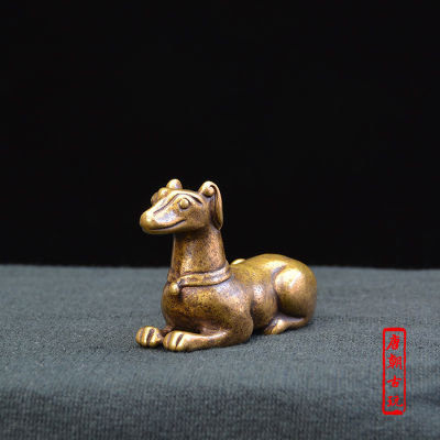 【High-quality】 คลาสสิกจีนชาสัตว์เลี้ยงเล่นชิ้นส่วนเครื่องประดับทองเหลือง Wangcai ทองแดงสุนัขฟอร์จูนเครื่องทองสัมฤทธิ์การศึกษา Paperweight ทองแดงหล่อพระพุทธรูปทิเบตเนปาล