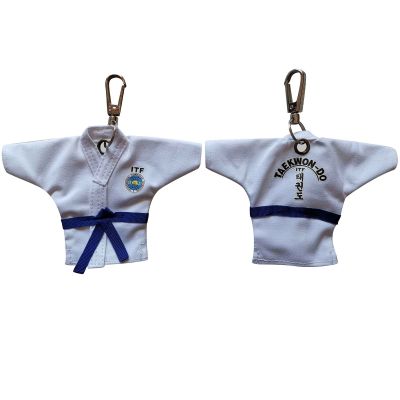 พวงกุญแจแฟชั่น ITF Taekwondo ชุดอุปกรณ์การ์ตูนจี้ยอดนิยม Taekwondo Kimono กีฬาของขวัญ Keepsake Key ปุ่ม Key Rin