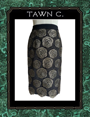 TAWN C. - Golden Rose Lace Payton Skirt กระโปรงสอบผ้าลูกไม้ลายดอกกุหลาบสีทอง
