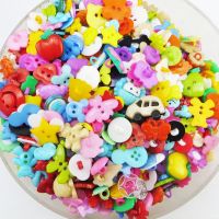 Promotion 100PCS Mix Shape Lots Colors DIY Scrapbooking Cartoon Buttons Plastic Buttons Childrens Garment Sewing Notions P-001 Haberdashery