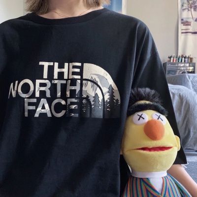 ยาวพิเศษ♙The North Face เสื้อยืดหลวมระบายอากาศได้ดีสำหรับคู่รักผ้าฝ้ายพิมพ์โลโก้ยอดนิยมสำหรับ2022ฤดูร้อน