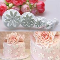 Hot Sale 4Pcs/Set Plum Flower Plunger Fondant Mold Cutter Cake Tools Decorating Christmas Cake Decorating Tools