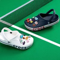 〖ใหม่เอี่ยมของแท้〗 รองเท้าแตะ Crocs 2023 รองเท้าหุ้มส้นกลางแจ้งสําหรับผู้ชายรองเท้าแตะสําหรับผู้ชายเดินได้สบายๆสบายเท้าสวยกินกล่องสิ