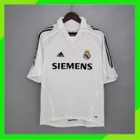 ⊕▣ เสื้อกีฬาแขนสั้น ลายทีมชาติฟุตบอล Real Madrid 05-06 ชุดเหย้า สไตล์เรโทร