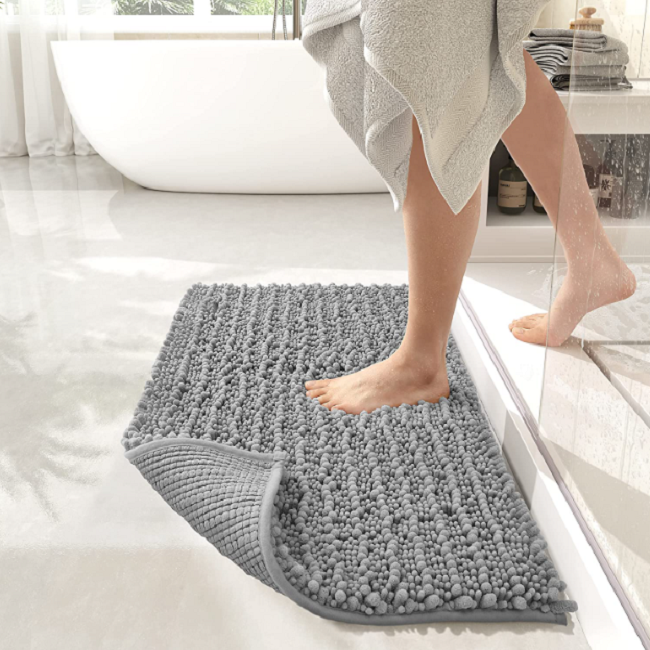 Rug Shag Shower Mat: Với Rug Shag Shower Mat, bạn sẽ cảm nhận được sự êm ái và thoải mái khi bước chân lên thảm. Thiết kế độc đáo và màu sắc tươi sáng sẽ mang lại sự mới mẻ và sinh động cho căn phòng của bạn.