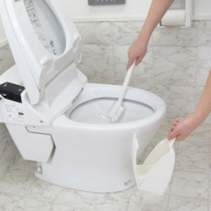 Chổi cọ toilet TOWA xuất Nhật Bản 38cm dạng đầu vuông tiện lợi thumbnail
