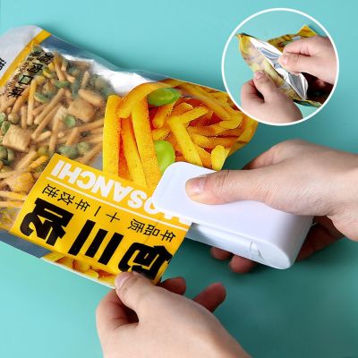 Mini Heat Bags Sealing Machine Package Sealer Plastic Bag Sealer Thermal Food Closure Portable Kitchen Accessories Gadgets Novel