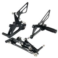 อลูมิเนียม CNC รถจักรยานยนต์แข่งที่วางเท้าปรับได้ที่รองเท้า Rearsets สำหรับเดโทนาไทรอัมฟ์675 2006 2007 2008 2009 2010 2011 2012