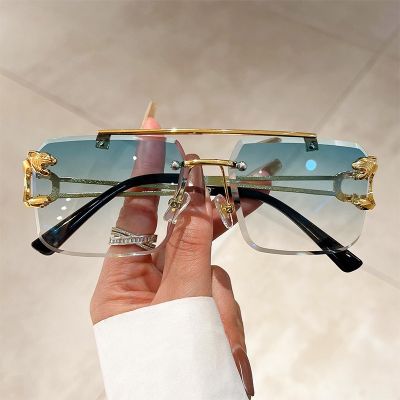 KAMMPT แว่นตาแว่นตากันแดดไร้ขอบวินเทจแฟชั่นสำหรับผู้หญิงผู้ชายทรงสี่เหลี่ยมขนาดใหญ่แว่นตา UV400ไล่ระดับสีสะพานคู่แบบใหม่