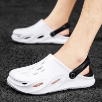 Summer New Casual Crocks Hole Shoes Fashion Comfortable Men Breathable Mules Clogs Slippers Beach Sandal Plus Size 39-45