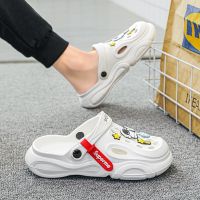 2023 New Fashion version hole shoes mens summer outer wear trend sports anti-slip deodorant driving slippers soft bottom two-wear sandals mens beach