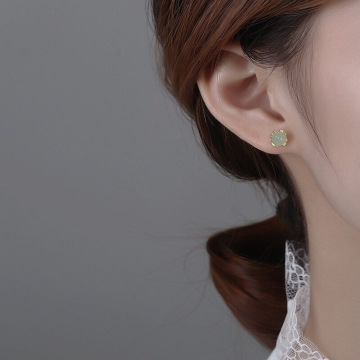 ต่างหูหยกแท้ขนาดเล็กอเนกประสงค์สำหรับผู้หญิง-ต่างหูหยกสีเขียวทองสไตล์เกาหลีต่างหูกลมสำหรับใส่ได้ทุกวัน