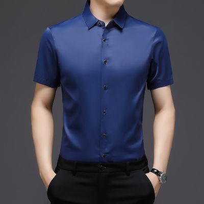เสื้อเชิ้ตแขนสั้นผู้ชายฤดูร้อน2023สีทึบแฟชั่นเสื้อลำลองธุรกิจมืออาชีพเสื้อไม่ต้องรีดสีดำสีขาวสีฟ้า