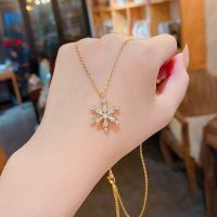 [Hot K] Kalung Baja Tahan Karat สำหรับผู้หญิงสร้อยคอจี้รูปเกล็ดหิมะหมุนได้,ของขวัญวันเกิด