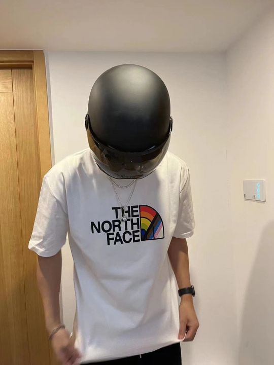 เสื้อยืดลายหน้าทิศเหนือของแท้สำหรับฤดูร้อน2023-north-face-เสื้อกีฬาลำลองเรียบง่ายสีดำและสีขาวสำหรับผู้ชายและผู้หญิงทรงโอเวอร์ไซส์สีสันสดใสแบรนด์ทันสมัยฤดูร้อน