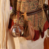 Renaissance อุปกรณ์เสริมเอว Mounted Magic Potion ขวดหนัง Holster คอสเพลย์แม่มดฮาโลวีน Wizard Unisex เครื่องแต่งกาย Prop