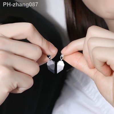 2pcs Heart-shaped Lovers Matching Couples Necklace Magnetic Distance Faceted Heart Pendant Necklace for Thanksgiving Day
