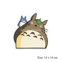 รถน่ารักตลก Totoro Peeking จากหน้าต่างรถกันชนหลังกระจกหน้ารถอุปกรณ์เสริมรถยนต์ตกแต่งร่างกาย