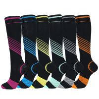 【Sock shop】ผู้ชายผู้หญิงถุงเท้าการบีบอัดป้องกันความเมื่อยล้าบรรเทาอาการปวดเข่าถุงน่องวิ่งฟุตบอลบาสเกตบอลขี่จักรยานสกีกีฬากลางแจ้งถุงเท้า