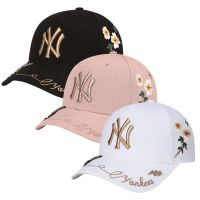 【Hot Sale】 Yankees Korean version of the little bee flower embroidery hat wild men and women peaked cap baseball