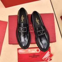 รองเท้าหนังหนังวัว Valentinos สำหรับผู้ชาย,รองเท้าโลฟเฟอร์ลำลองธุรกิจสีดำลำลองแฟชั่นหรูหราสวมใส่สบายแบบดั้งเดิมกันลื่นรองเท้าบุรุษทนทานต่อการฉีกขาด