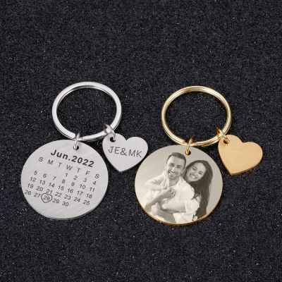 【CW】﹊☎✉  Personalized Calendar Keychain Photo Engraved Date Anniversary Birthday for Girlfriend Couple