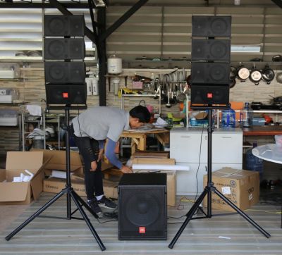 ตู้ลําโพง ไลน์อาเรย์ Line array มีเเอมป์ในตัว มีบลูทูธ USB เสียงเบสแน่นๆ ดอกขนาด 6 นิ้ว ชุดพร้อมใช้งานได้ทันที