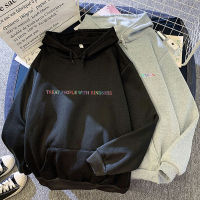 เสื้อสเวตเตอร์ฤดูใบไม้ร่วงและฤดูหนาวรุ่นใหม่สีสันสดใส TREAT PEOPLE WITH KINDNESS เสื้อฮู้ดพิมพ์ลาย