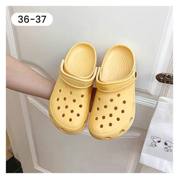 a-so-cute-หลังจากแล้ว-crocs-2022-4สีรองเท้าผู้หญิงหลุมชายหาดลำลองสำหรับผู้ชาย