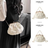 Summer with new Chinese style national style cheongsam bag ladies 2023 new crossbody pearl chain portable shell bag 【BYUE】