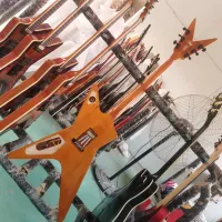 กีต้าร์ไฟฟ้า Dean Dimebag ที่ขายดีที่สุดเสื้อเมเปิ้ลเปลวไฟสะพาน Floyd Rose Tremolo