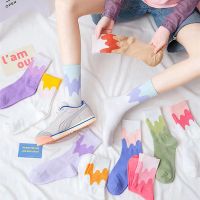 ถุงเท้าสเก็ตบอร์ด ลายน่ารัก ลายไอติม สวมใสสบายJapanese Gradient Socks Pure Cotton Socks Japanese gradient tide socks Girls long tube fashion socks pure cotton breathable sweat absorption sports socks