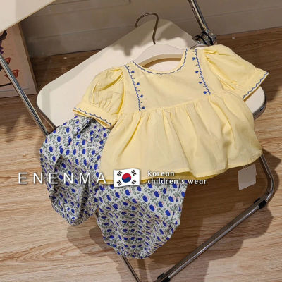 เสื้อผ้าเด็กเกาหลี 2023 ชุดสูทเด็กผู้หญิงฤดูร้อนสดใสเสื้อเชิ้ตแขนพองสไตล์ตะวันตกกางเกงลายดอกไม้ชุดสองชิ้น
