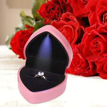 Best engagement ring on sale holder